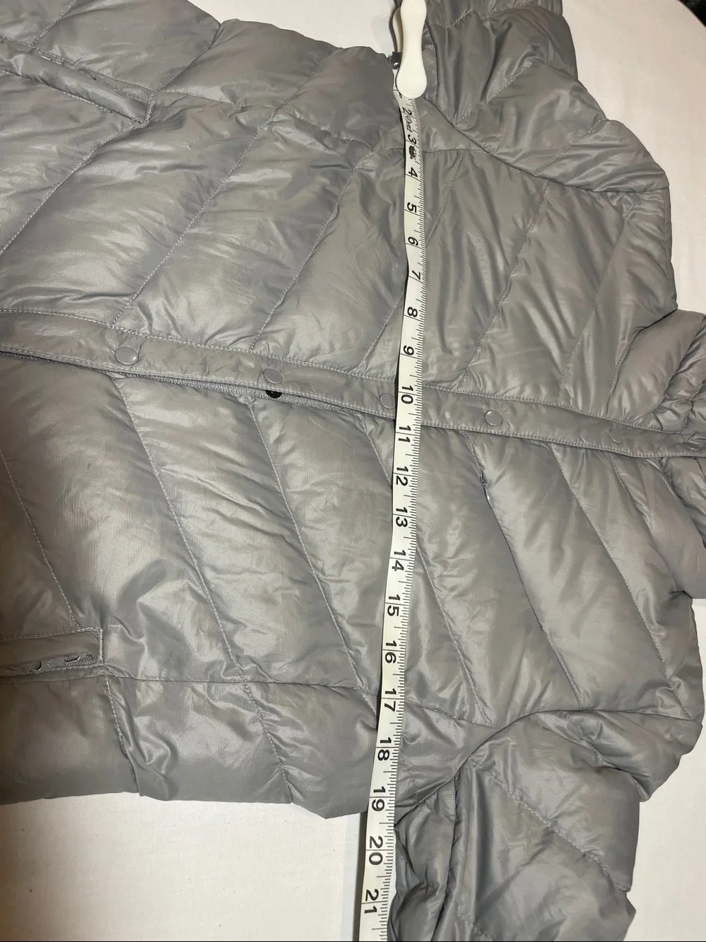 GAP Women's Light Gray Quilted Puff Jacket